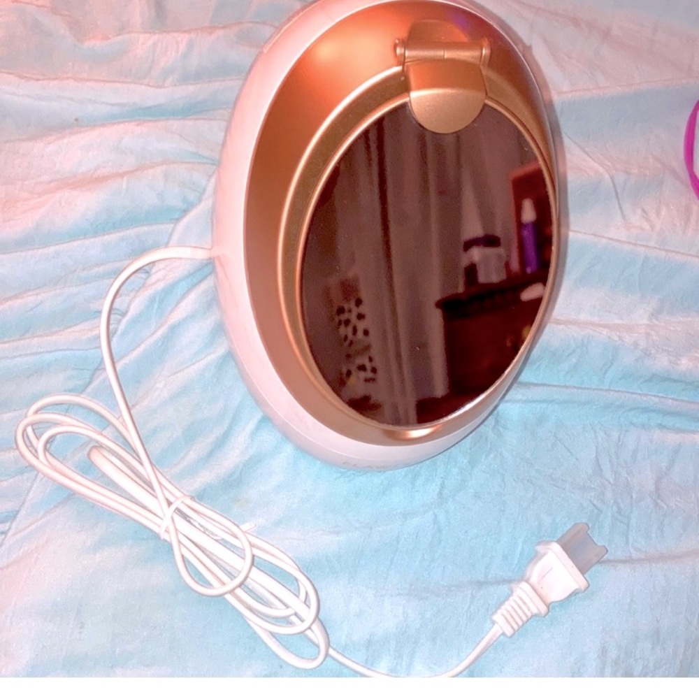 Flawless facial steamer